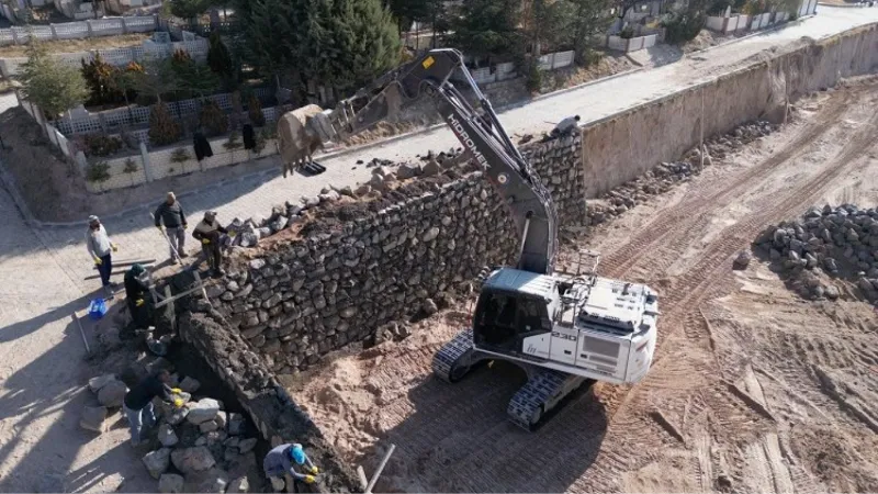 Nevşehir Belediyesi'nden mezarlık mesaisi