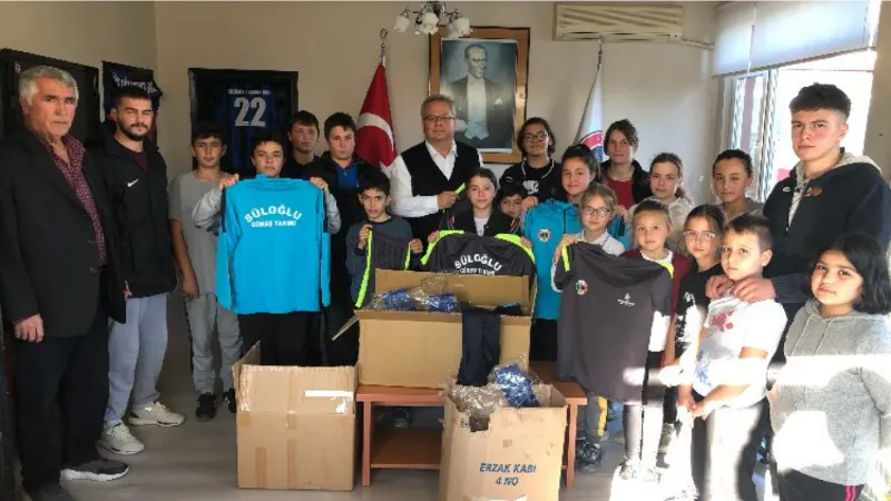 Edirne Süloğlu'ndan güreşçilere İstanbul destekli hediye