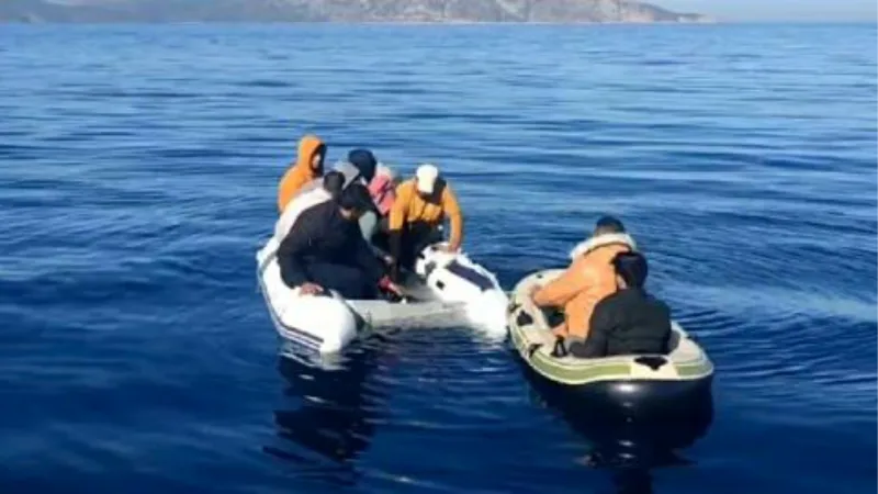 Kuşadası'nda Yunan unsurlarınca geri itilen 17 göçmen kurtarıldı