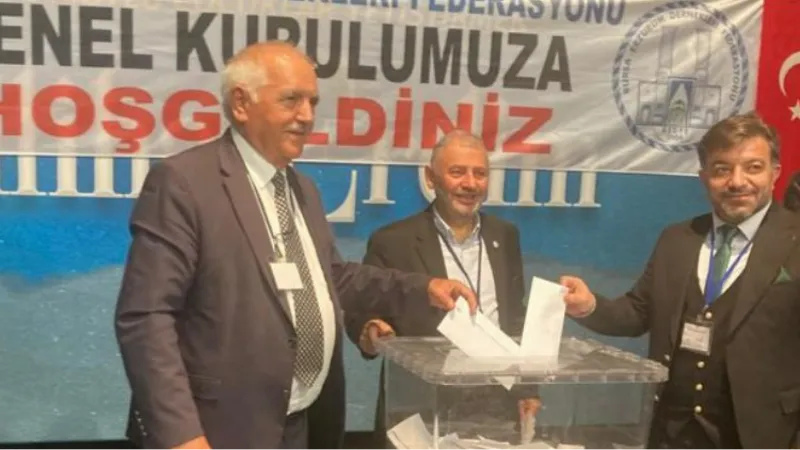 Bursa Erzurum Dernekleri Federasyonu'nda Ömeroğulları güven tazeledi