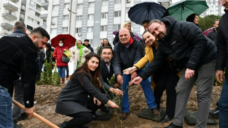 İzmir Çiğli’de 346 kadın için fidanlar toprakla buluştu