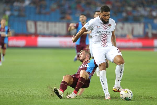 Trabzonspor'un kanat oyuncusu Visca'nın kolu kırıldı