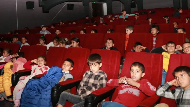 Köyden indim sinemaya! Çocuklar ilk kez dijital sinema keyfi yaşadı