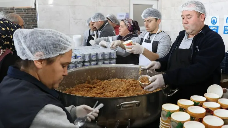 İzmir Bergama’ya 5 yıldızlı otel mutfağı konforunda Aşevi