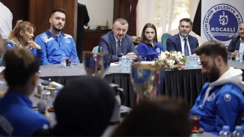 Kocaeli’nin şampiyon sporcuları kahvaltıda buluştu