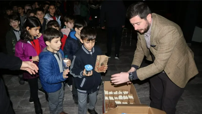 Rize Belediyesi'nden çocuklara sinema keyfi