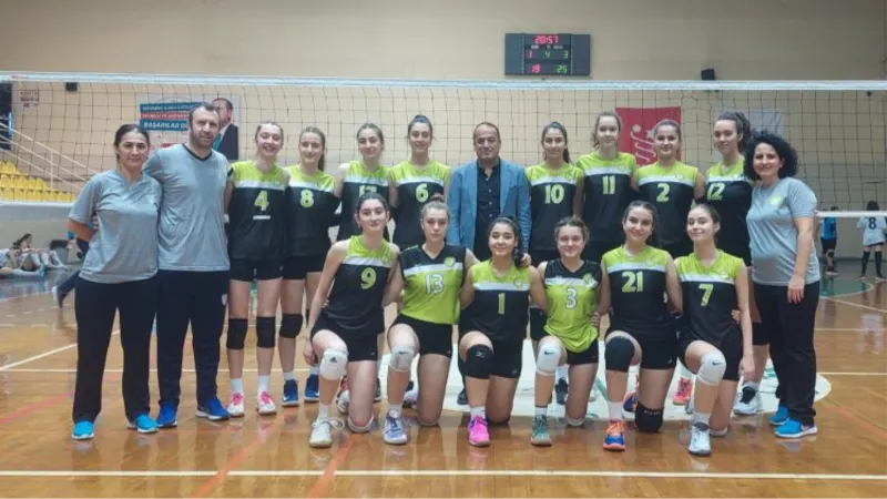 Manisalı genç kızlar Kula ekibini mağlup etti