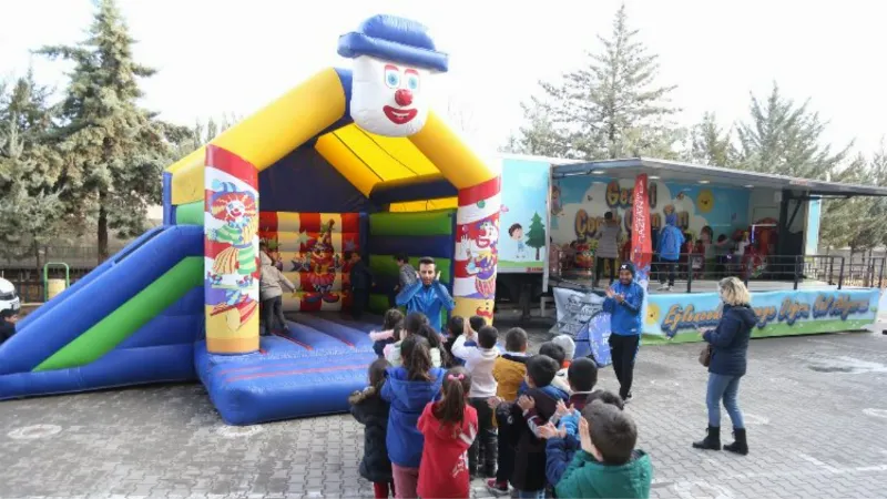 Gaziantep'te çocuklara 'tır dolusu mutluluk'