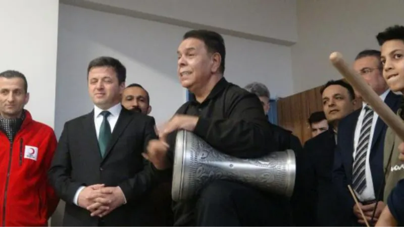 Avcılar'da darbuka ve davul ile okul sevgisi aşılandı