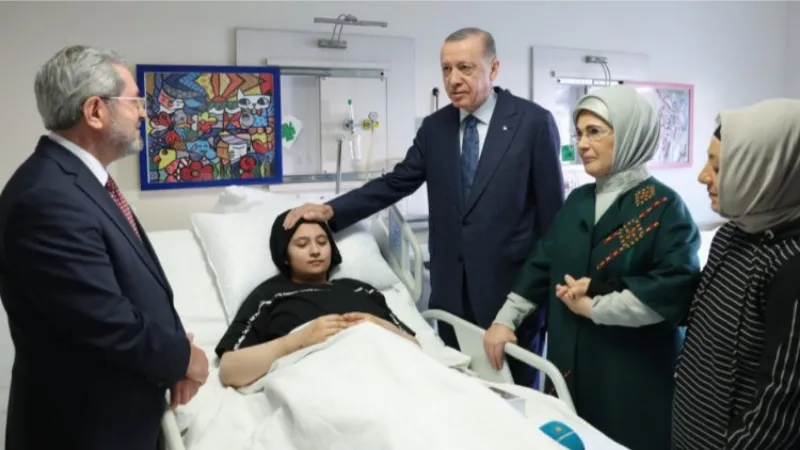 Cumhurbaşkanı Erdoğan, Ankara'da tedavi gören afetzedeleri ziyaret etti