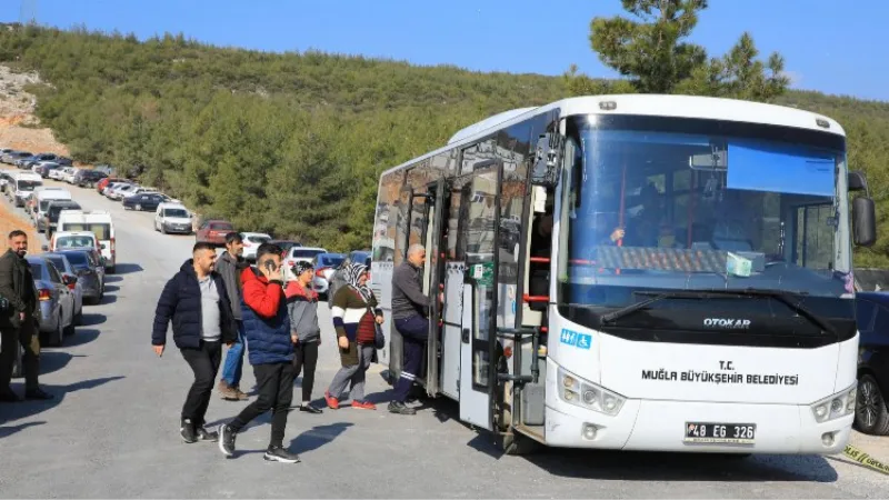 Muğla Büyükşehir depremzedeleri ücretsiz taşıyor