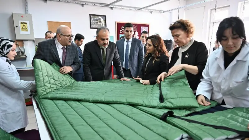 Bursalı liseli gençlerden afet bölgesine anlamlı üretim