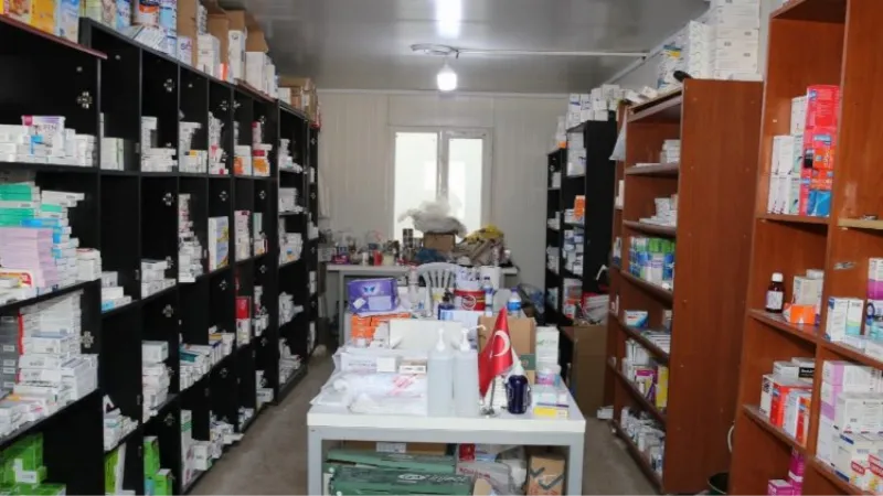 Depremzedelerin ilaçları Defne'de ücretsiz karşılanıyor