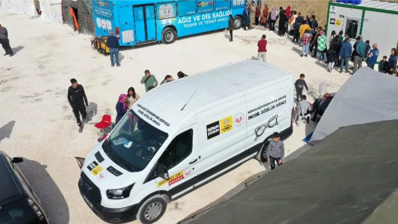 Konya 'mobil gözlük aracı' Hataylı depremzedelere hizmet veriyor