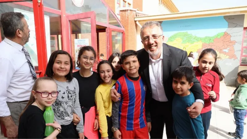 Nevşehir Belediyesi'nden okullara 51 bin kitap desteği