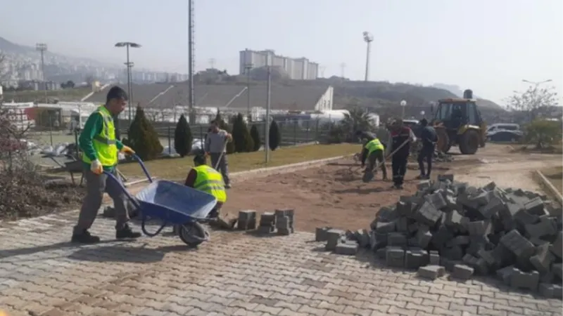 İnegöl Belediyesi tüm birimleriyle Onikişubat'ta seferber