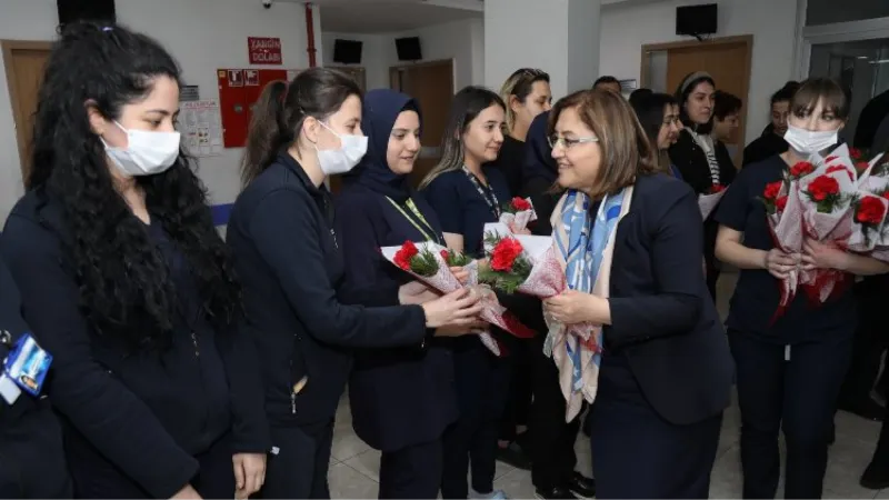 Gaziantep'te Başkan Şahin'den hemşirelere ziyaret