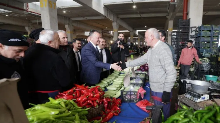 Başkan Büyükakın'dan 'Perşembe Pazarı' turu