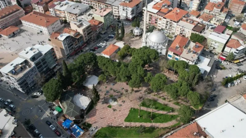 Manisa Büyükşehir, Soma'da 13 Eylül Parkı'nı yeniliyor