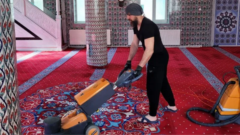 İzmir Narlıdere'nin camileri Ramazan'a hazır