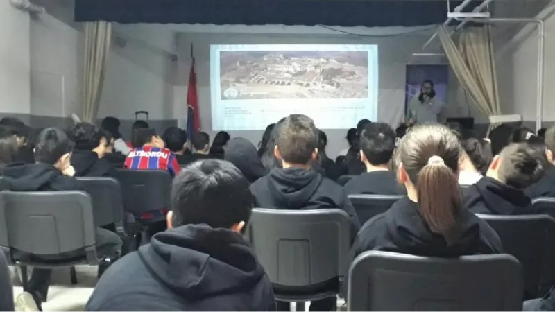 İzmir Bergama'da tarihi değerlere farklı eğitim