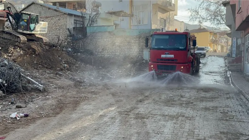 Adıyaman'da İzmit selin izlerini siliyor