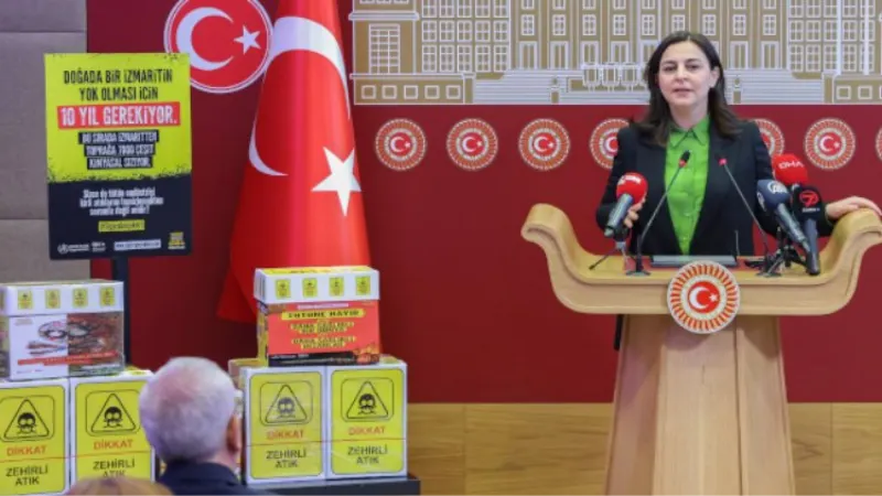 Milletvekili Durgut'tan tepkili kampanya! Topladığı izmarit kutularını sigara şirketlerine gönderdi