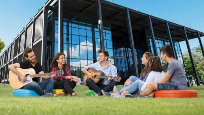 AGÜ Asya Ödülleri'nde finale kaldı