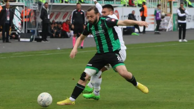 Denizlispor'un kahramanı Özer oldu