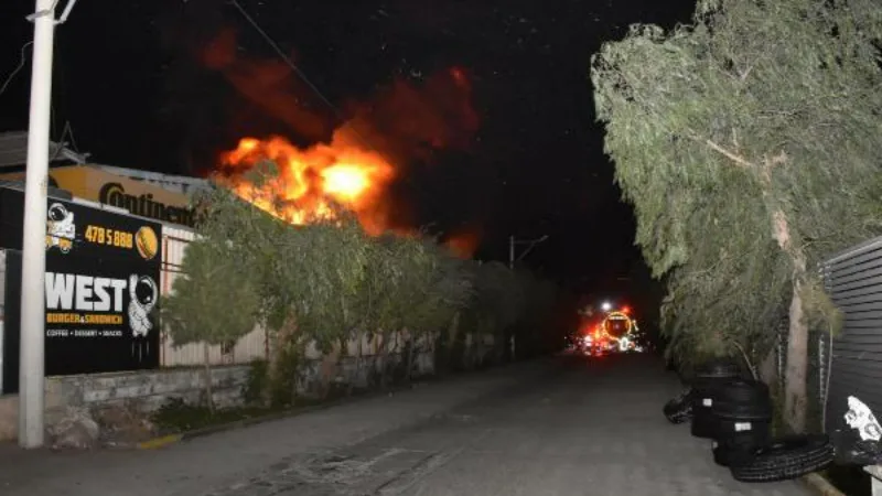 İzmir’de lastik bayisinde yangın