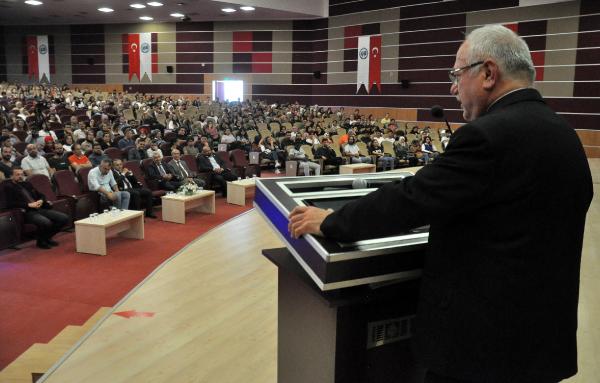 Rektörden yeni öğrencilere gece çıkışları için 'vampirli' uyarı