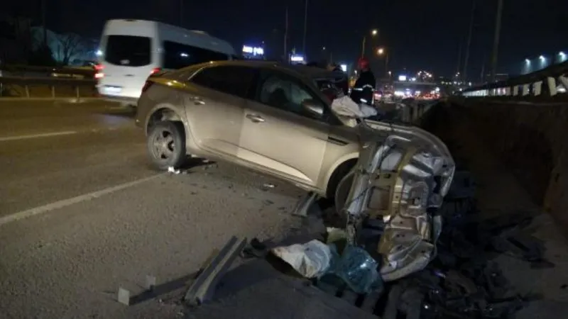 Otomobil istinat duvarına çarptı: 2 yaralı 