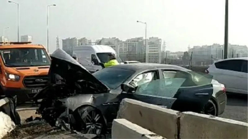 Alkollü sürücü, otomobille bariyere çarptı: 1 ölü, 1 yaralı