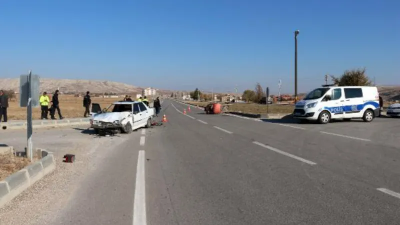 Çankırı'da otomobil ile triportör çarpıştı: 3 yaralı