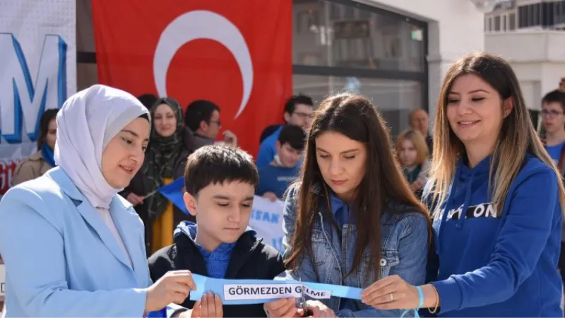 Bozüyük’te 'otizm' farkındalığı