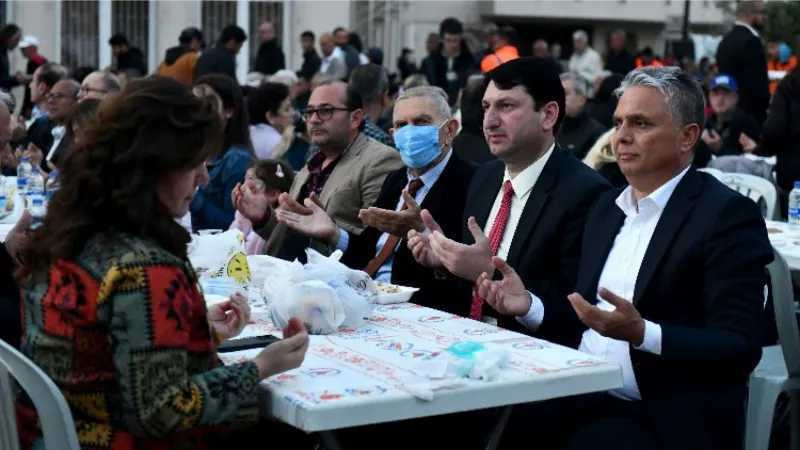 Antalya Muratpaşa'daki iftarda Tuzcular Muhtarı unutulmadı