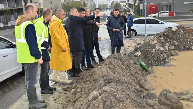 Manisa'da ekipleri yağış mesaisinde