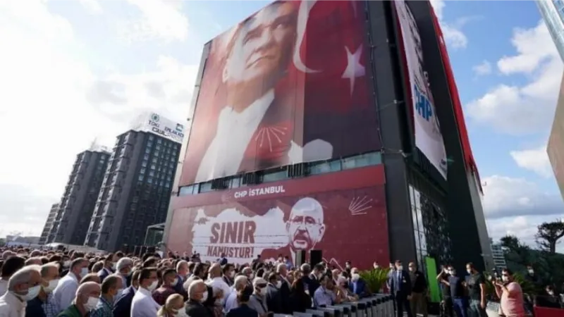 CHP İstanbul İl Başkanlığı'na saldırı iddiası!