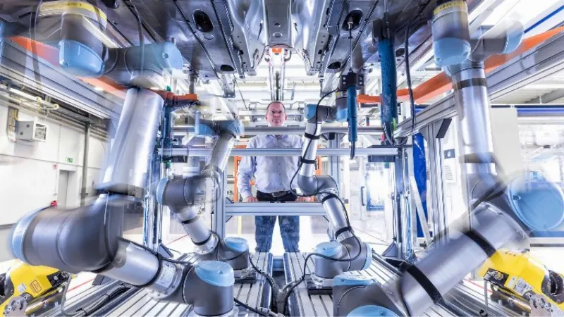 Otomotivde 'cobot'lar avantaj sağlıyor