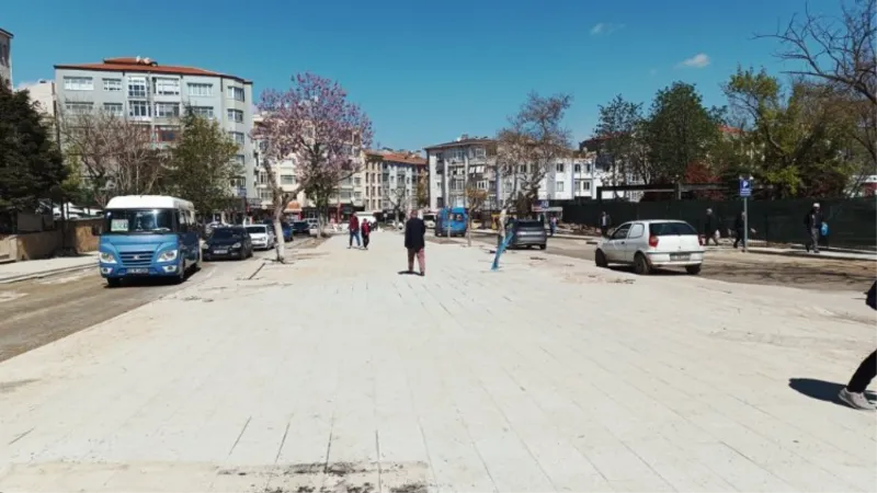 Edirne Keşan'da meydan depo gibiydi... Haberimiz sonrası kaldırıldı!