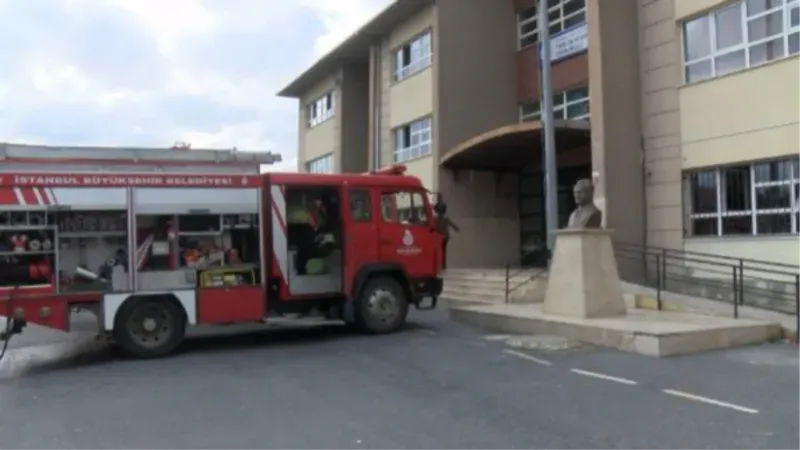 Büyükçekmece'de okulda deney tüpü patladı: 3 öğrenci yaralandı 