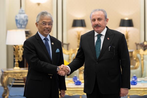 TBMM Başkanı Şentop, Malezya Kralı Abdullah ile görüştü