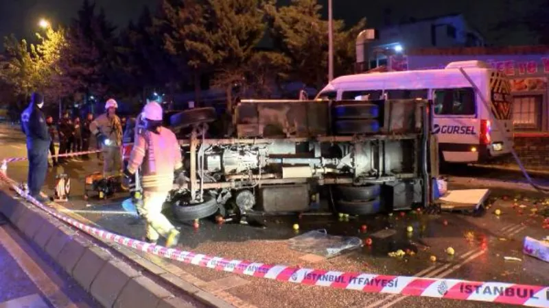 Kartal’da kamyonetle servis minibüsü çarpıştı: 1 ölü, 2 yaralı 