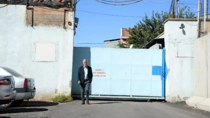 Müze olacak Diyarbakır E Tipi Cezaevi’nin tabelası kaldırıldı