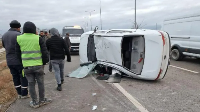 Hastane dönüşü kaza: 1'i bebek, 4 yaralı