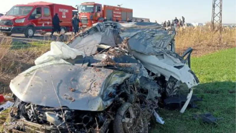 Şırnak'ta TIR ve hafif ticari araç çarpıştı: 3 ölü, 2 yaralı