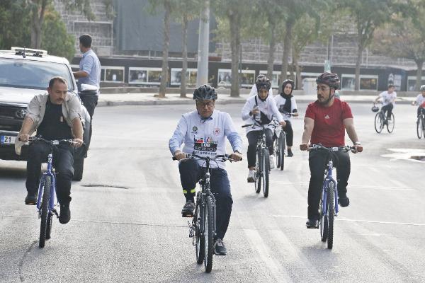Diyarbakır'da, 'Yeni Şehirden Kadim Şehre' bisiklet turunda pedal çevirdiler