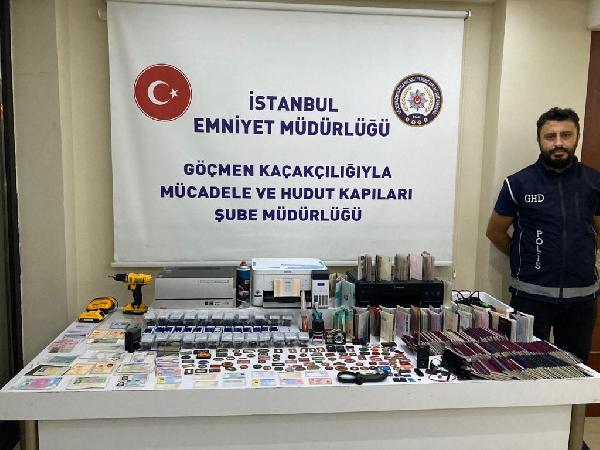 Göçmen kaçakçılığı operasyonunda yakalanan  4 İranlı casusluk suçlamasıyla tutuklandı