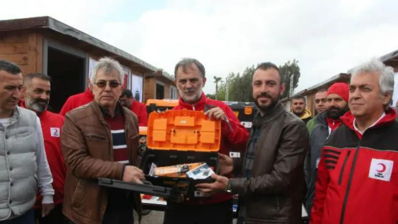 Kızılay'dan, Hatay'da mağdur esnafa malzeme desteği