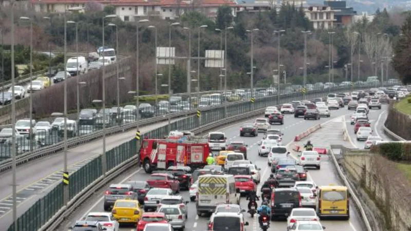 Üsküdar'da yağmur kazaya neden oldu